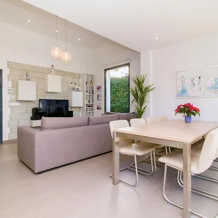 De Lujo Рохалес